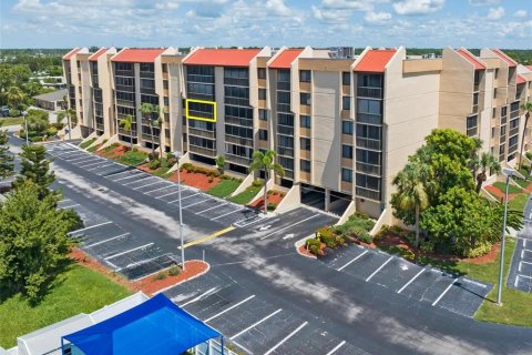 Condominio en alquiler en Port Charlotte, Florida, 2 dormitorios, 72.74 m2 № 1908082 - foto 1