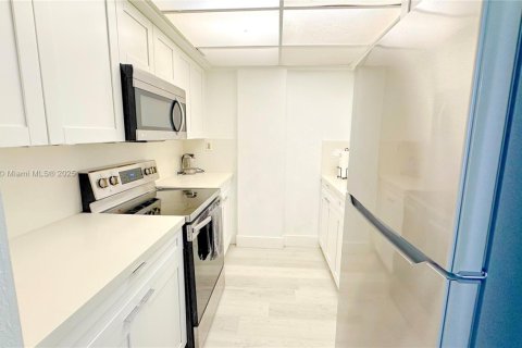 Copropriété à vendre à Sunny Isles Beach, Floride: 39.95 m2 № 1979236 - photo 20