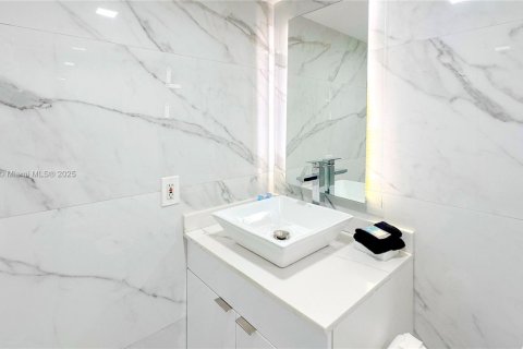 Copropriété à vendre à Sunny Isles Beach, Floride: 39.95 m2 № 1979236 - photo 8