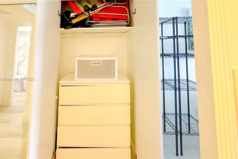 Copropriété à vendre à Sunny Isles Beach, Floride: 39.95 m2 № 1979236 - photo 22