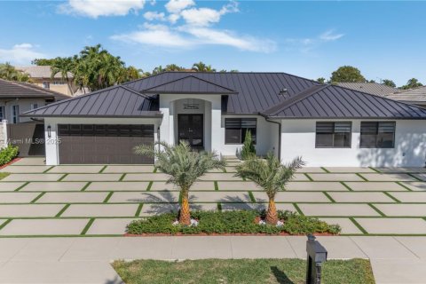 House in Miami, Florida 4 bedrooms, 232.63 sq.m. № 1975120 - photo 6