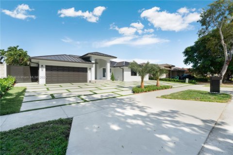 House in Miami, Florida 4 bedrooms, 232.63 sq.m. № 1975120