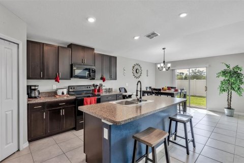 House in Lakeland, Florida 4 bedrooms, 182.18 sq.m. № 1900926 - photo 9