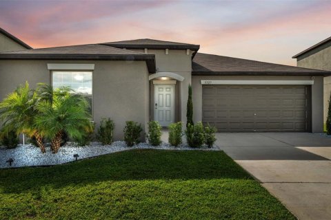 House in Lakeland, Florida 4 bedrooms, 182.18 sq.m. № 1900926 - photo 1