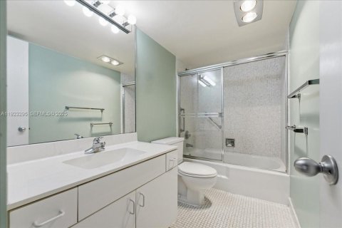 Condominio en venta en Fort Lauderdale, Florida, 2 dormitorios, 153.29 m2 № 1976934 - foto 22