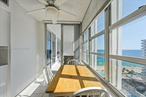 Condominio en venta en Fort Lauderdale, Florida, 2 dormitorios, 153.29 m2 № 1976934 - foto 13