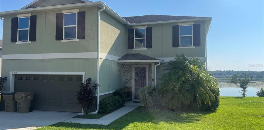 House in Clermont, Florida 4 bedrooms, 236.99 sq.m. № 1322280