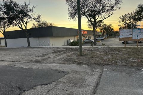 Immobilier commercial à louer à Tampa, Floride: 1505.02 m2 № 2224875 - photo 20