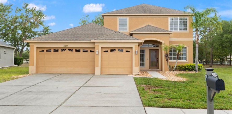 House in Spring Hill, Florida 5 bedrooms, 246.84 sq.m. № 1680289