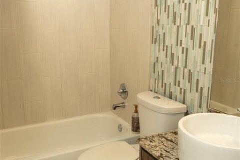 House in Plantation, Florida 3 bedrooms, 137.87 sq.m. № 2289941 - photo 14