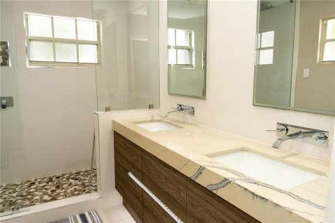 House in Plantation, Florida 3 bedrooms, 137.87 sq.m. № 2289941 - photo 6