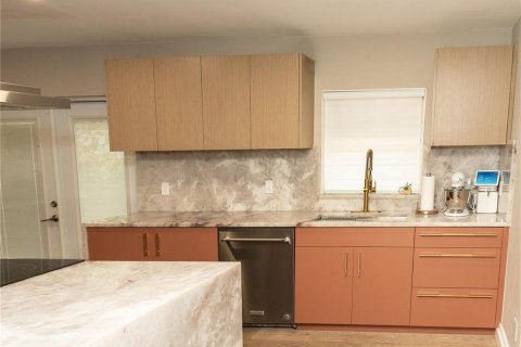 House in Plantation, Florida 3 bedrooms, 137.87 sq.m. № 2289941 - photo 23