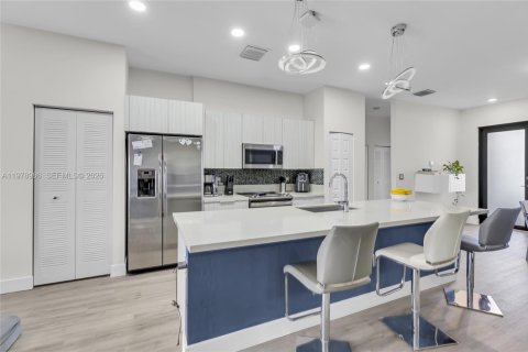 Купить кондоминиум в Дорал, Флорида 3 спальни, 114.83м2, № 2043141 - фото 6