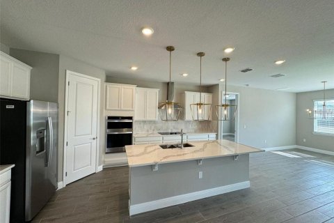 House in Clermont, Florida 4 bedrooms, 204.85 sq.m. № 1837596 - photo 4