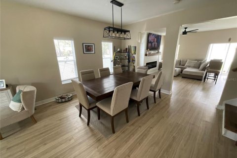 Casa en venta en Orlando, Florida, 5 dormitorios, 262.54 m2 № 1856236 - foto 5