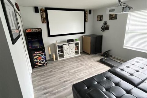 Casa en venta en Orlando, Florida, 5 dormitorios, 262.54 m2 № 1856236 - foto 11