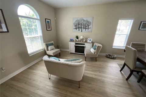 Casa en venta en Orlando, Florida, 5 dormitorios, 262.54 m2 № 1856236 - foto 3