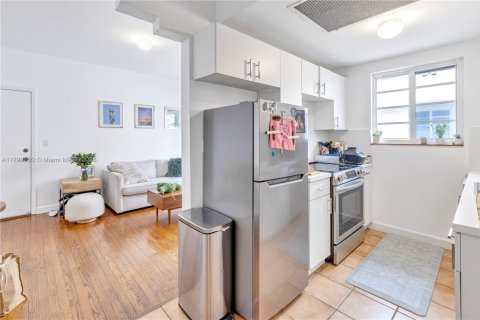 Condo in Miami Beach, Florida, 1 bedroom  № 1896961 - photo 4