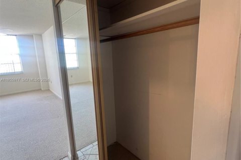 Copropriété à vendre à Aventura, Floride: 1 chambre, 99.03 m2 № 2020419 - photo 12