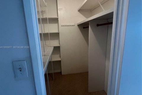 Copropriété à vendre à Aventura, Floride: 1 chambre, 99.03 m2 № 2020419 - photo 11
