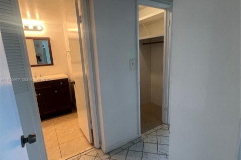 Copropriété à vendre à Aventura, Floride: 1 chambre, 99.03 m2 № 2020419 - photo 7