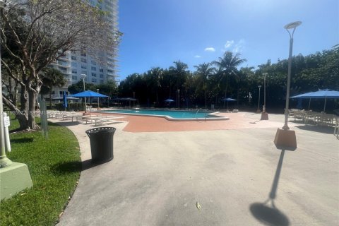 Copropriété à vendre à Aventura, Floride: 1 chambre, 99.03 m2 № 2020419 - photo 15