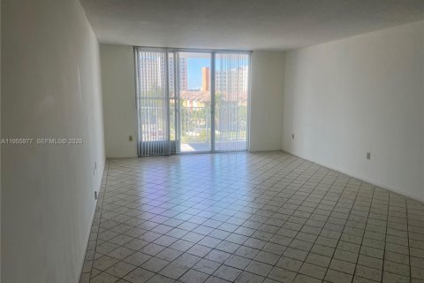 Copropriété à vendre à Aventura, Floride: 1 chambre, 99.03 m2 № 2020419 - photo 2