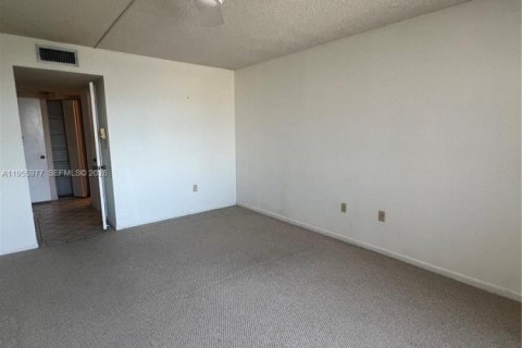 Copropriété à vendre à Aventura, Floride: 1 chambre, 99.03 m2 № 2020419 - photo 13