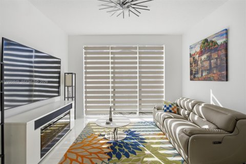 Купить кондоминиум в Плантация, Флорида 2 спальни, 106.28м2, № 1998805 - фото 10