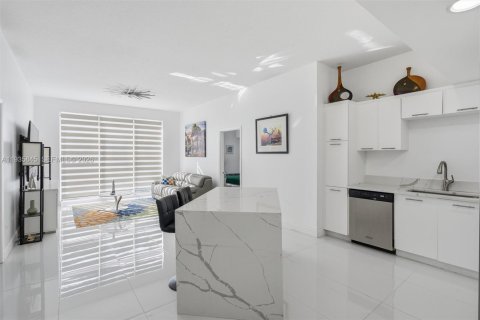 Купить кондоминиум в Плантация, Флорида 2 спальни, 106.28м2, № 1998805 - фото 3