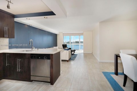 Condominio en venta en Miami, Florida, 2 dormitorios, 132.85 m2 № 2049221 - foto 3