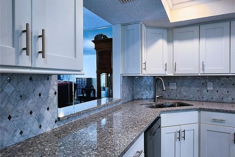 Купить кондоминиум в Галфпорта, Флорида 10 комнат, 116.59м2, № 2141971 - фото 24