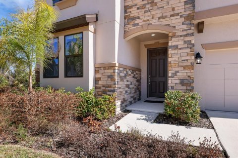 House in Fish Hawk, Florida 5 bedrooms, 320.33 sq.m. № 2112391 - photo 2