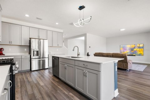 House in Fish Hawk, Florida 5 bedrooms, 320.33 sq.m. № 2112391 - photo 8