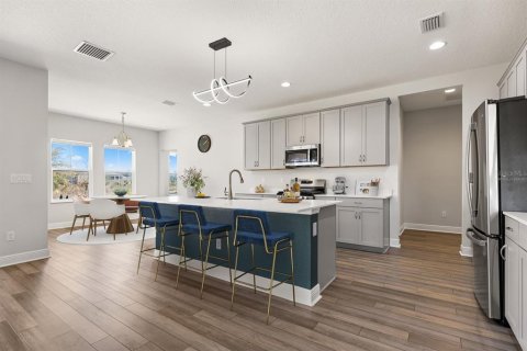 House in Fish Hawk, Florida 5 bedrooms, 320.33 sq.m. № 2112391 - photo 4