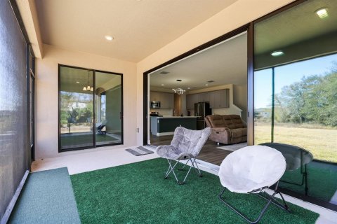 House in Fish Hawk, Florida 5 bedrooms, 320.33 sq.m. № 2112391 - photo 30