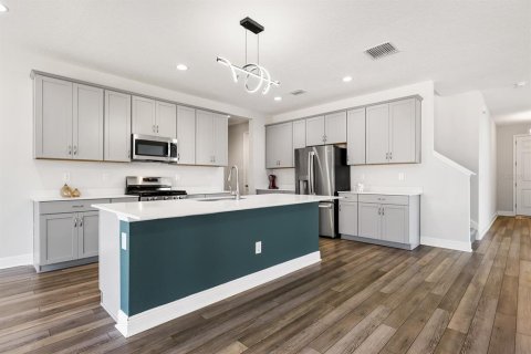 House in Fish Hawk, Florida 5 bedrooms, 320.33 sq.m. № 2112391 - photo 6