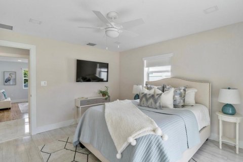 House in Lighthouse Point, Florida 4 bedrooms, 209.77 sq.m. № 2086910 - photo 12