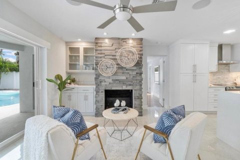 House in Lighthouse Point, Florida 4 bedrooms, 209.77 sq.m. № 2086910 - photo 6