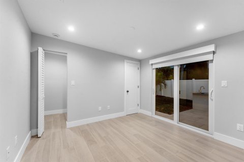House in Lighthouse Point, Florida 4 bedrooms, 209.77 sq.m. № 2086910 - photo 16