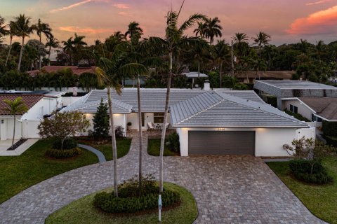House in Lighthouse Point, Florida 4 bedrooms, 209.77 sq.m. № 2086910 - photo 2
