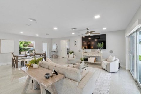House in Lighthouse Point, Florida 4 bedrooms, 209.77 sq.m. № 2086910 - photo 5