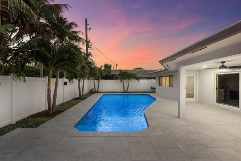 House in Lighthouse Point, Florida 4 bedrooms, 209.77 sq.m. № 2086910 - photo 21
