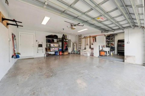 House in Lighthouse Point, Florida 4 bedrooms, 209.77 sq.m. № 2086910 - photo 19