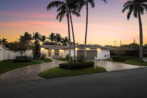 House in Lighthouse Point, Florida 4 bedrooms, 209.77 sq.m. № 2086910 - photo 27