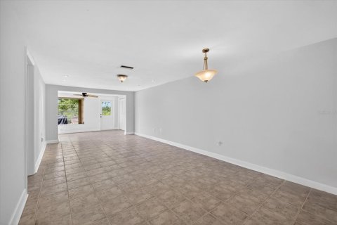 Condominio en venta en New Port Richey, Florida, 2 dormitorios, 97.55 m2 № 2099538 - foto 17