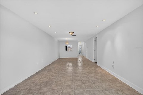 Condominio en venta en New Port Richey, Florida, 2 dormitorios, 97.55 m2 № 2099538 - foto 18