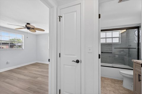 Condominio en venta en New Port Richey, Florida, 2 dormitorios, 97.55 m2 № 2099538 - foto 11
