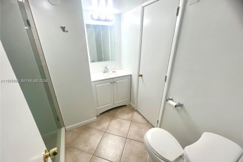 Снять в аренду кондоминиум в Окленд-Парк, Флорида 1 спальня, 70.61м2, № 2040241 - фото 7