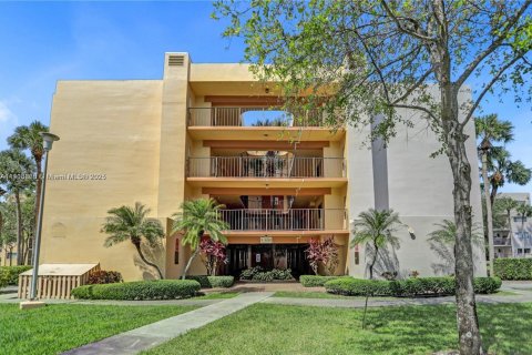 Condo in Miami, Florida, 3 bedrooms  № 1968503 - photo 1